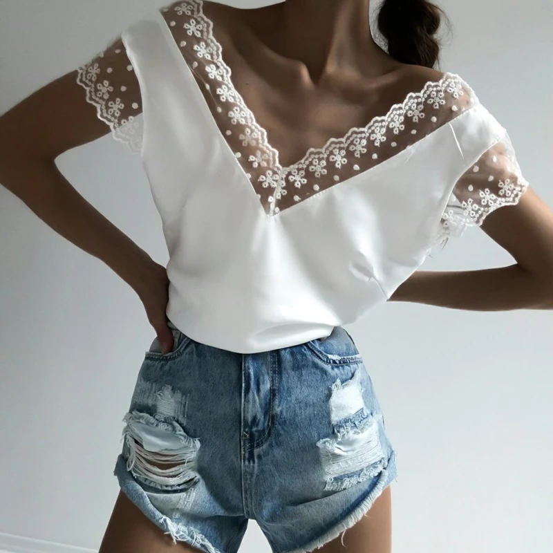 

Street Trendsetter Solid Color Hollowed Out Lace Wave Deep V Women's T-shirt Women's Sexy Solid Color T-shirt Women's Clothes