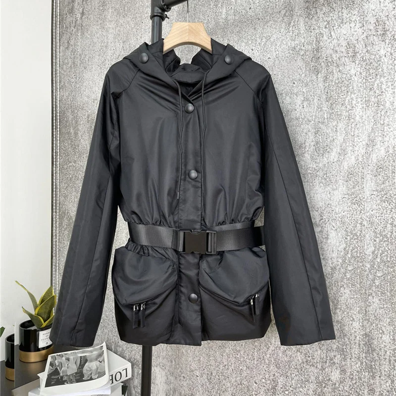 

Тренчкот женский весенний нейлоновый с двумя карманами и капюшоном