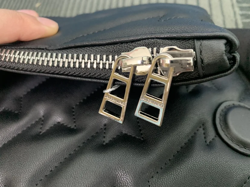 

Women Retro Casual Ladies Shoulder Bags Leather Black Bags Heart Wings Decoration Shopping Bag and Travel Bags