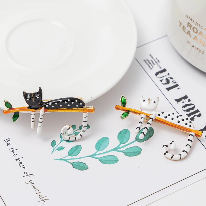 RHao черная кошка броши булавки ленивый кот сидящий на дереве эмалированные Броши
