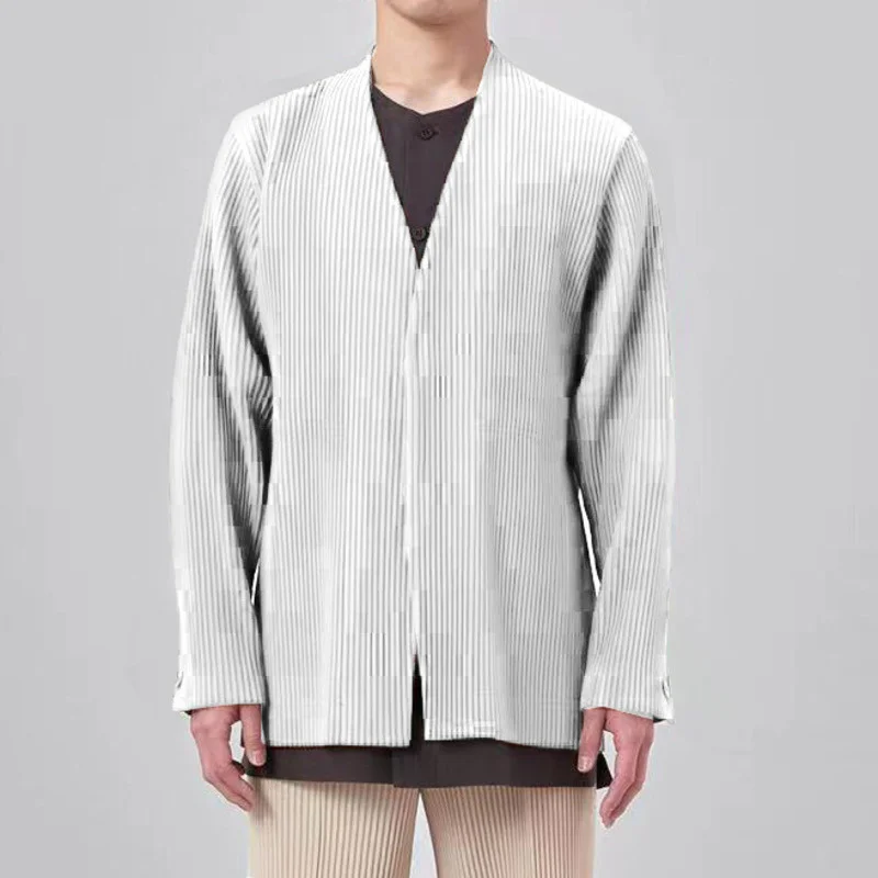 

SYUHGFA Men's Pleated Clothing Long Sleeve Single-breasted V-neck Coat 2022 New Split Cuff Japanese Streetwear Tops High Quality