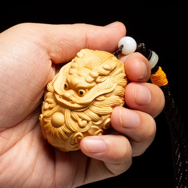 

The Chinese Style Dragon 6cm Small Statue hand toy Boxwood Men Solid Wood Carving Crafts Fortune Lucky Pendant Car hanging