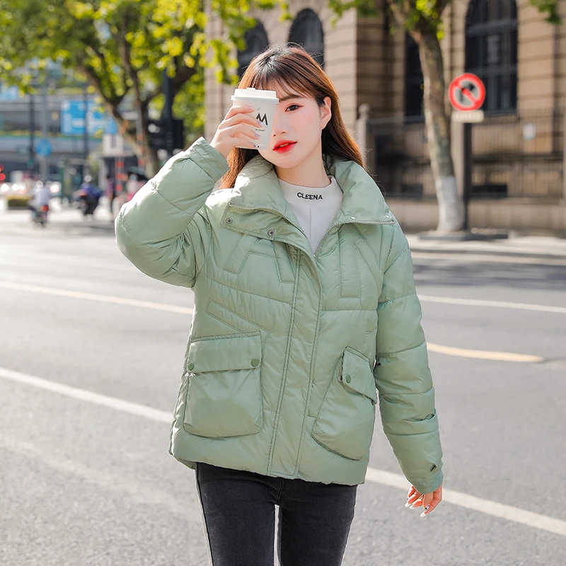 Женская куртка пуховик с воротником стойкой однотонная черная или белая