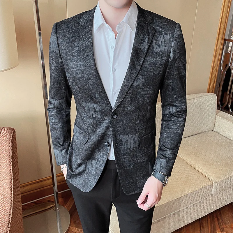 

Мужской модный костюм, Новинка Весна 2021, мужской костюм в Корейском стиле, приталенный мужской костюм с принтом на две пуговицы, один костюм