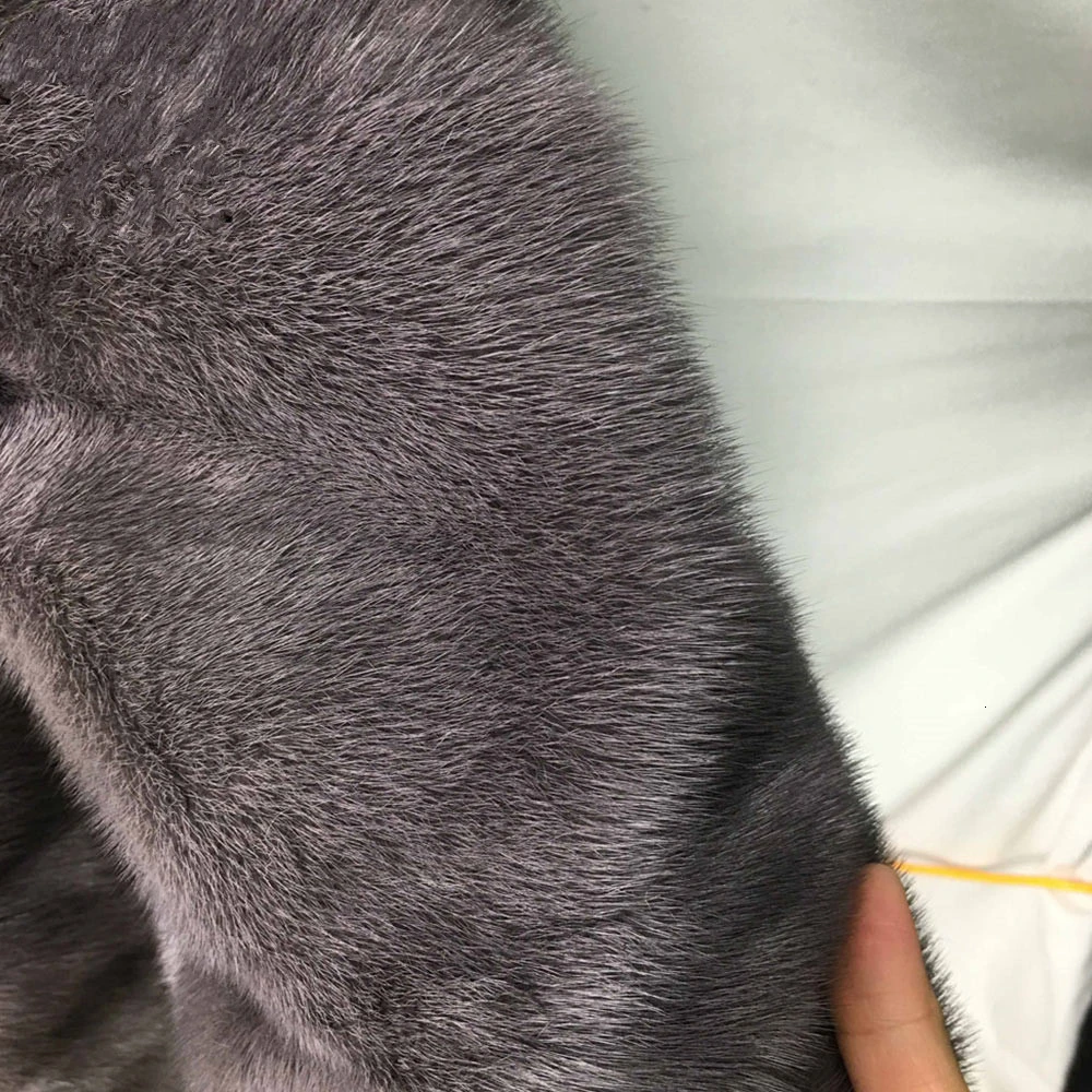 Женская короткая шуба TOPFUR плотная теплая из натурального меха норки серого цвета