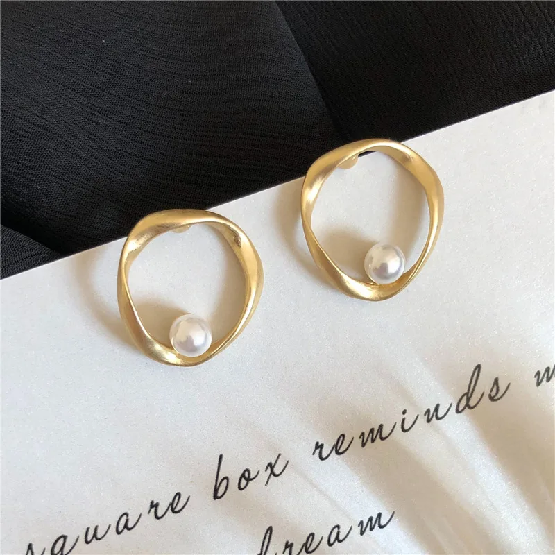 

Irregular Matte Imitation Pearls Ear Clips Circle Simple Earings Charms