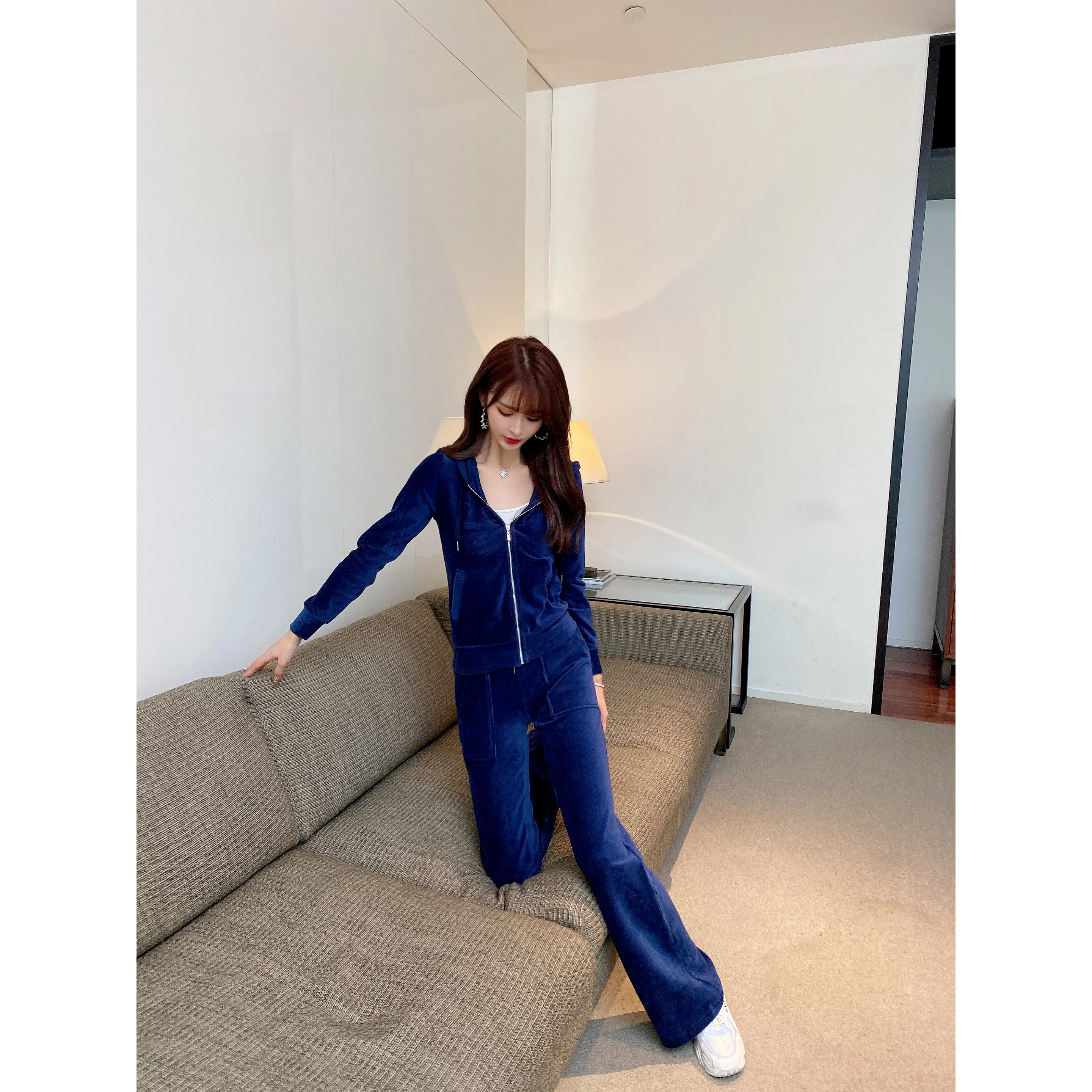 Комплект Спортивный Женский однотонный с капюшоном и штанами весна-лето XS-XL