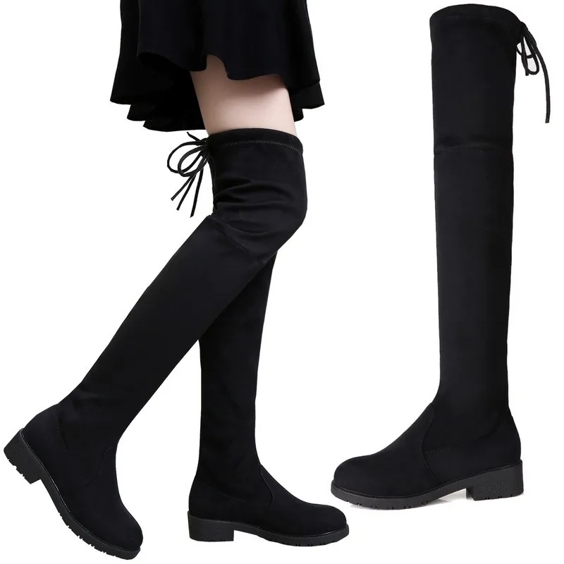 Женские сапоги выше колена привлекательные облегающие на высоком каблуке со