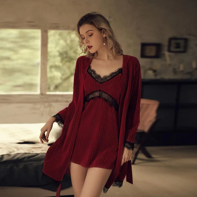 

Red Velvet Home Suit Woman Nightie Nightgown Set Sexy Velor Bathrobe Patchwork Lace Robe Set Negligee Sleepwear Phoentin