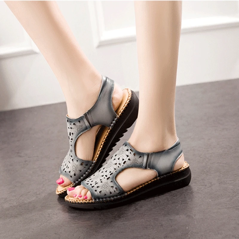 

Женские сандалии из натуральной кожи AARDIMI, летние сандалии на плоской подошве с резным узором, из коровьей кожи, для мам, 3 вида цветов