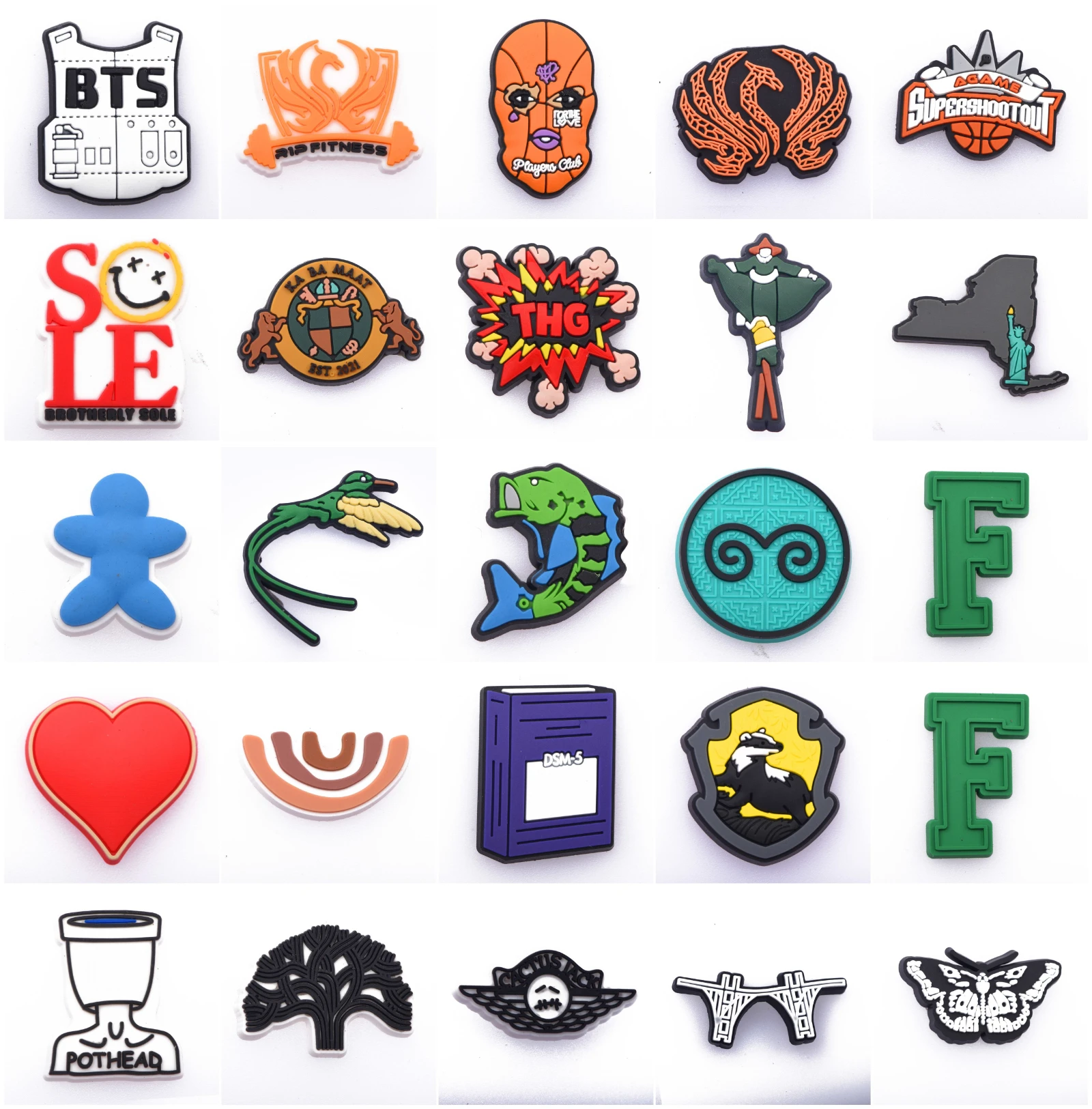 

New Make Customize 1pcs Shoe Decoration Croc Charms Snake For Clogs Croc Bracelets Shoes Charms For Adults Birthday Gifts