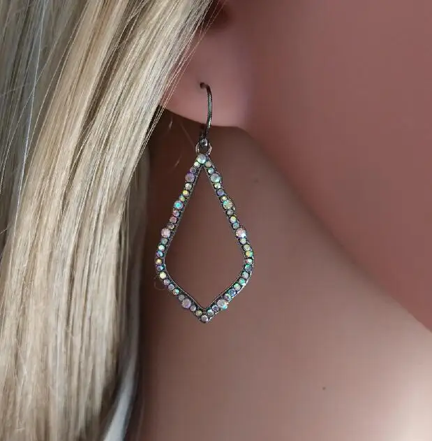 Новые модные маленькие серьги подвески в форме капли воды Софии из