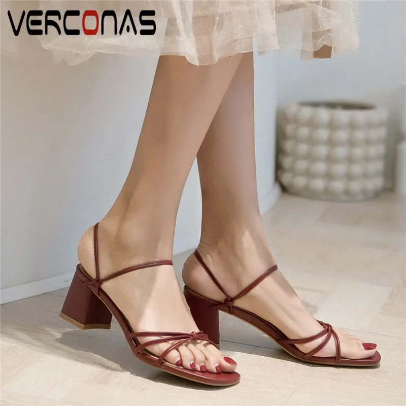 VERCONAS женские босоножки 2021 фирменный дизайн Женские Симпатичные Полусапоги с