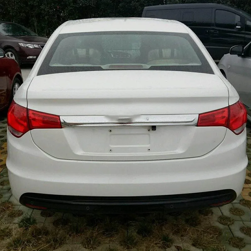 

Car Red Rear Stop Light Rear Additional Third Brake Light High Mount Stop Lamps for Citroen C4L 9677483680