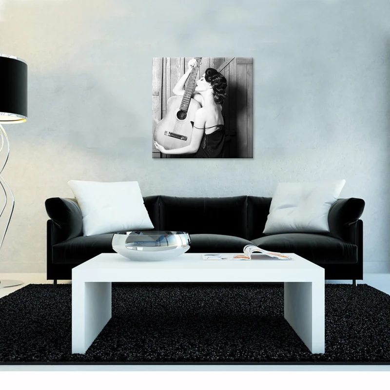 Картина на холсте с изображением сексуальной леди гитарой настенный
