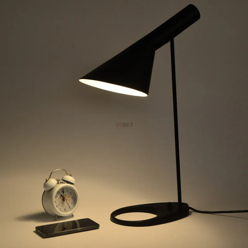 Реплика Луи Современная AJ настольная лампа Arne Jacobsen настольные лампы для спальни кабинет стенд светильник домашний Лофт Декор Светильник E27