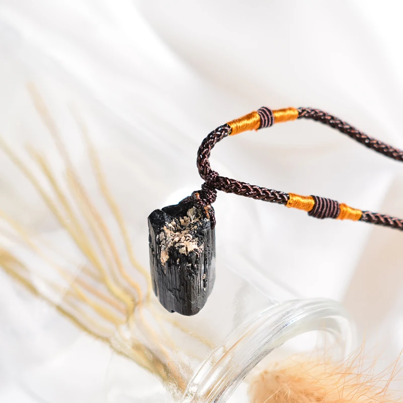 1 шт. необработанные природные кварцевый камень аксессуары 25 30 мм мини черный