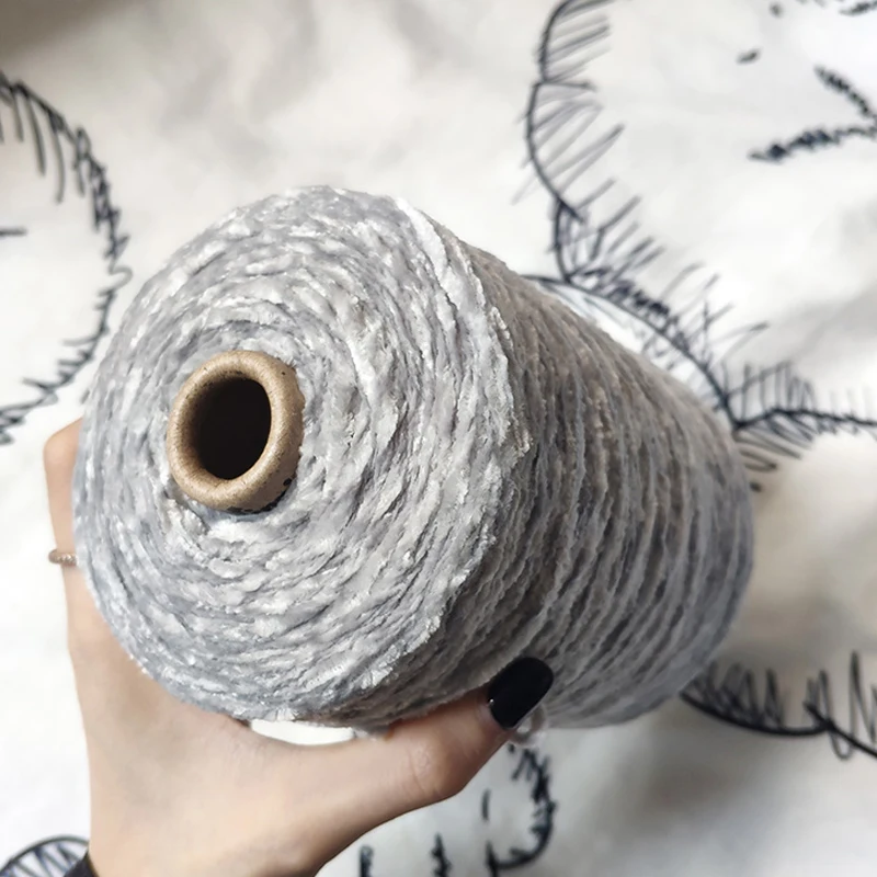 Популярная мягкая гладкая блестящая полиэфирная синельная пряжа 500 г для вязания