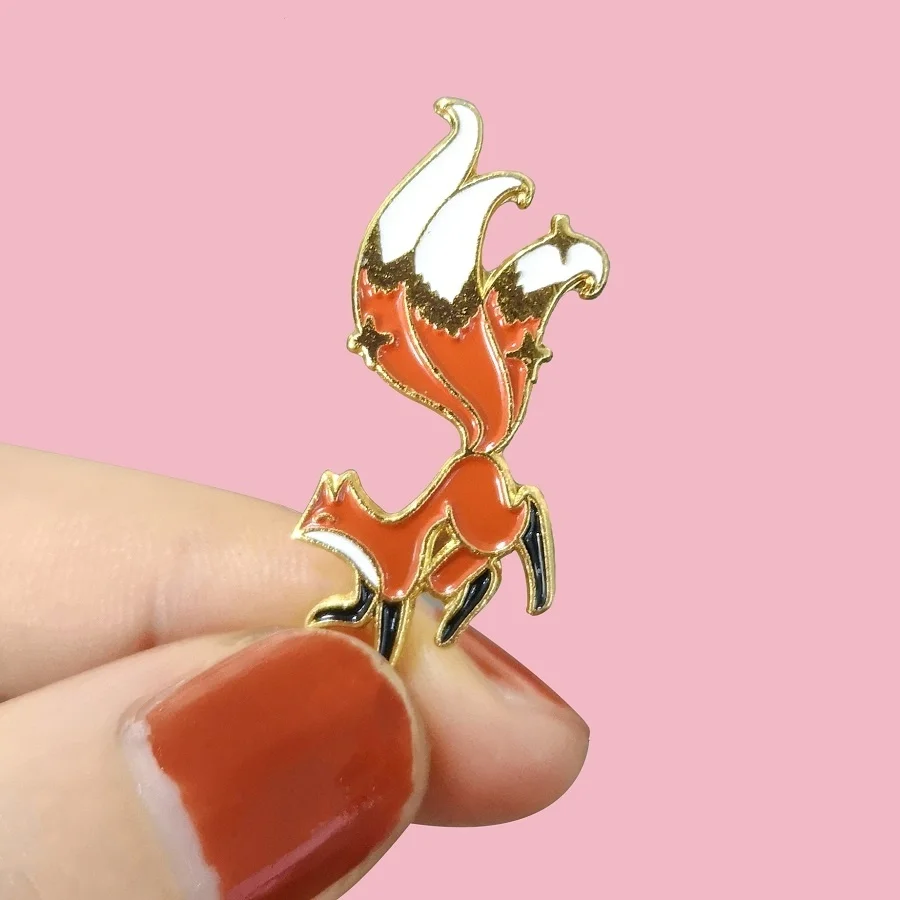 Эмалированная Булавка С девять хвостов мультяшная милая маленькая лисица