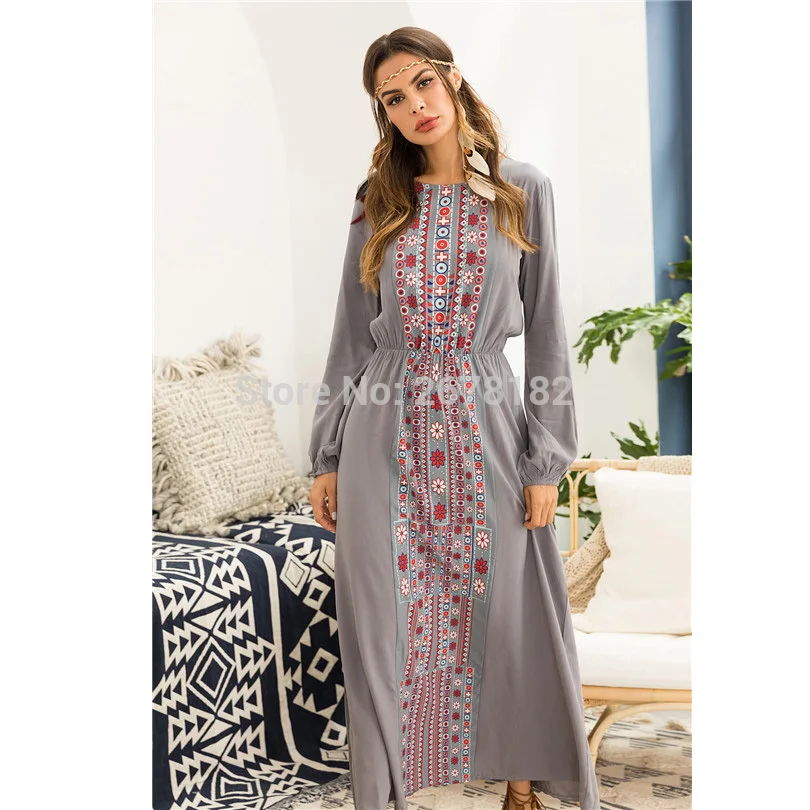 Длинное черно серое мусульманское платье с принтом исламское женское Дубай