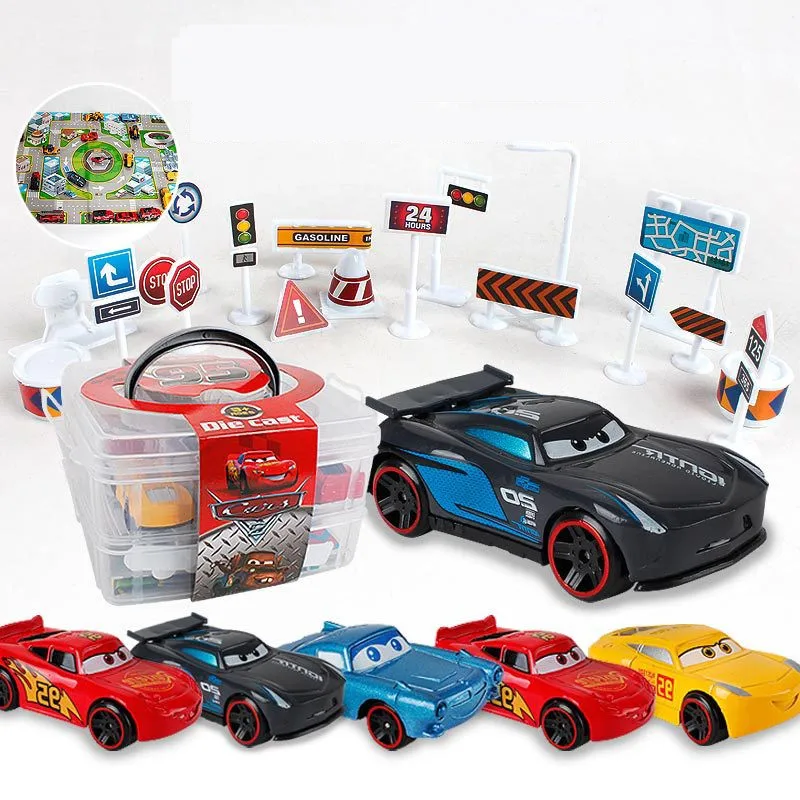 Дисней Diecasts игрушечный автомобиль Молния Маккуин костюм с шестью маленькими машинками Контейнер автомобиль набор легированная модель детские игрушки подарки