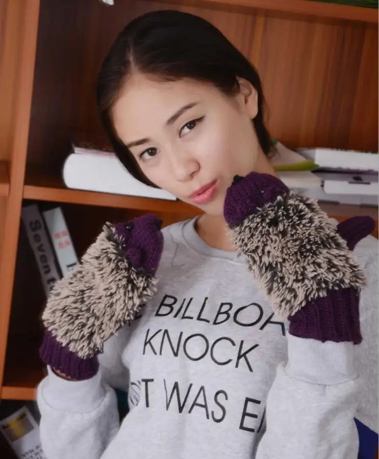 Зимние женские перчатки утепленные сохраняющие тепло на весь палец милые