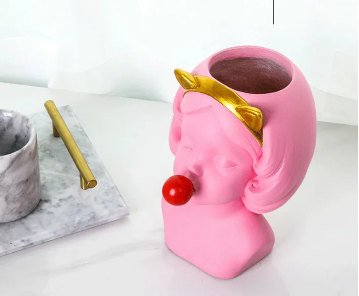 

Creative Resin vase Cute girl bubble gum Decoration home living room dining table Decorative art portrait gold vase