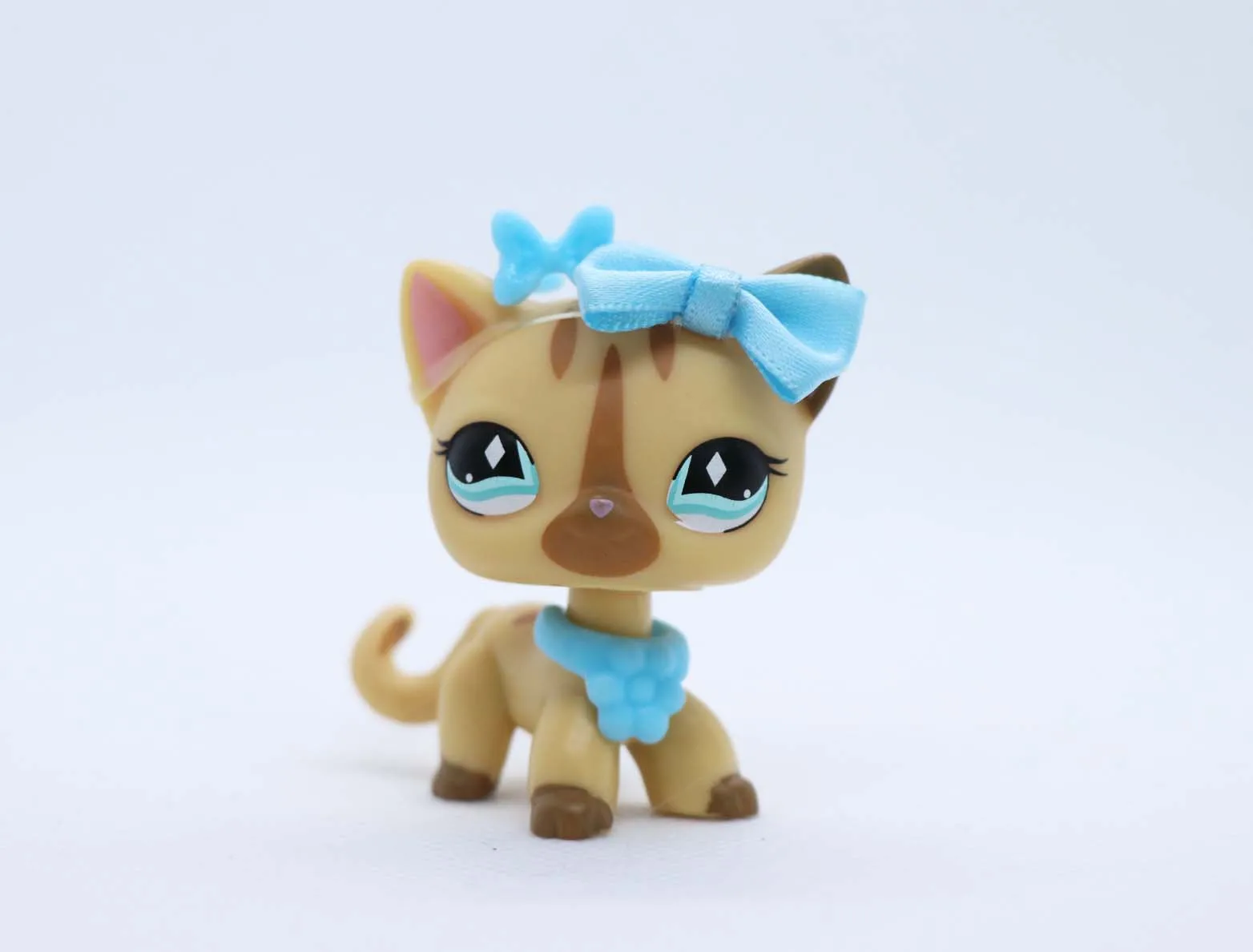 Pet Shop короткошерстной кошки кошка 886 желтый KittyKitten голубых бриллиантов глаза