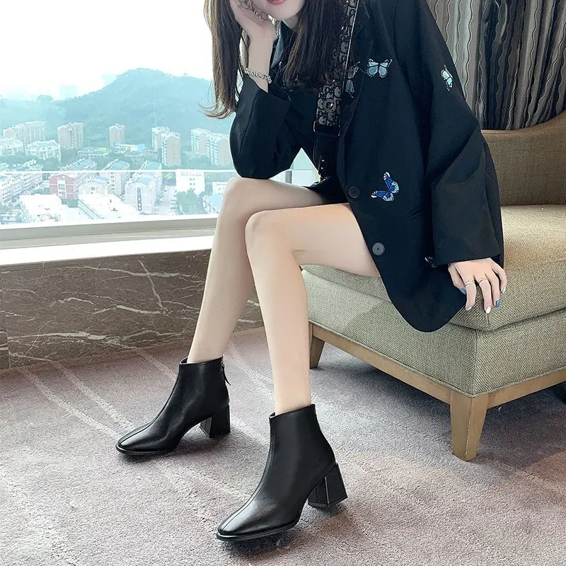 

Women's Chelsea boots platform boots women's winter shoes PU leather plush ankle boots black women's fall fashion platform boots