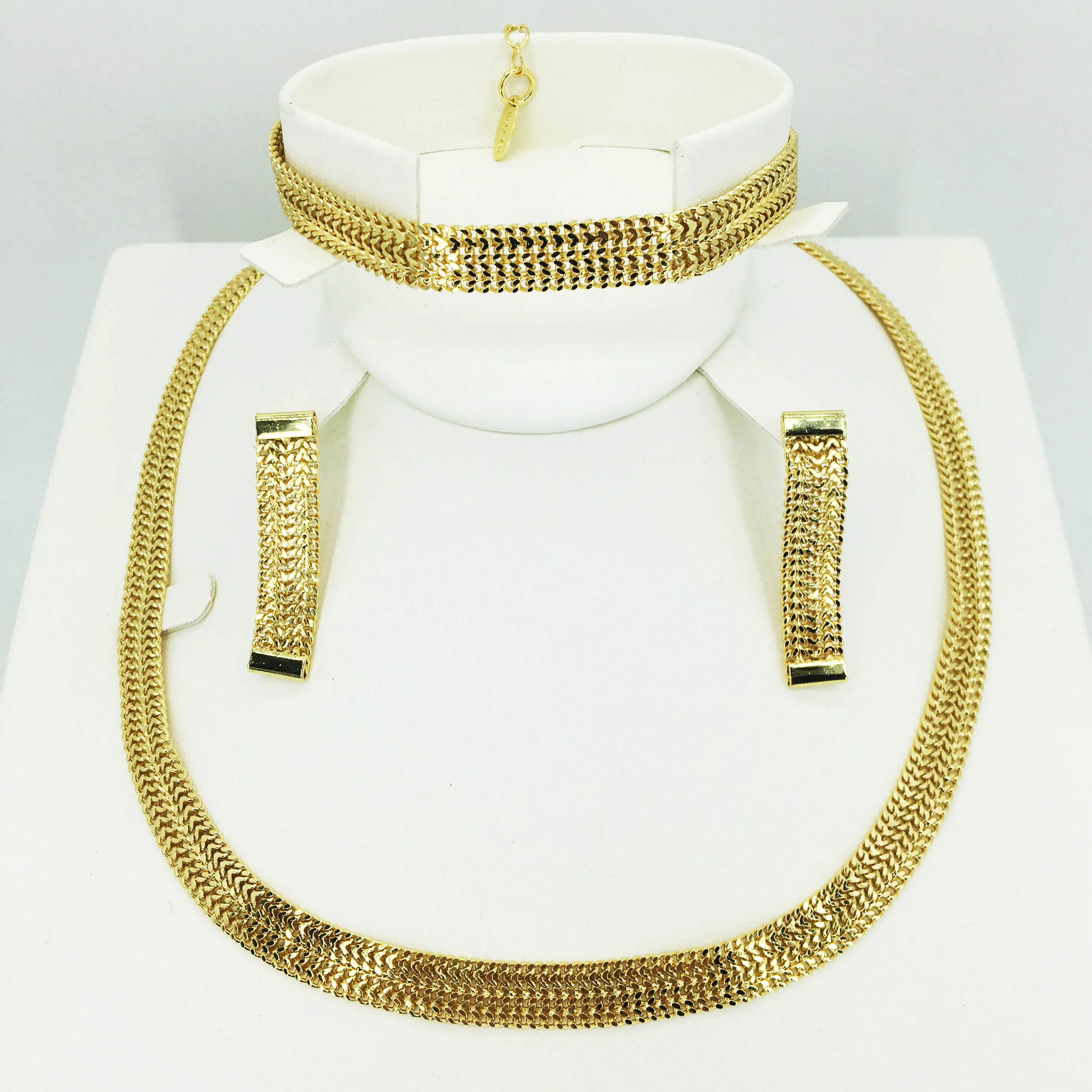 

summer dresses for women gold necklace earrings collection fashion Nigeria wedding African pearl jewelry collection Italian wome