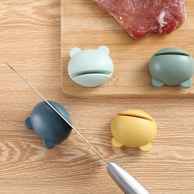 

Frog-shaped Knife Sharpener Kitchen Household Sharpener Kitchen Knife Blade Multi-function Multi-Color Non-Slip Sharpening Stone