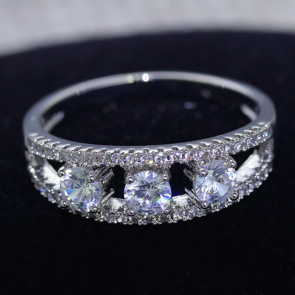 

Exquisite Silver Plated Zircon Wedding Ring Round Cut White Crystal Bridal Ring Engagement Jewelry Promise Ring Women Jewelry