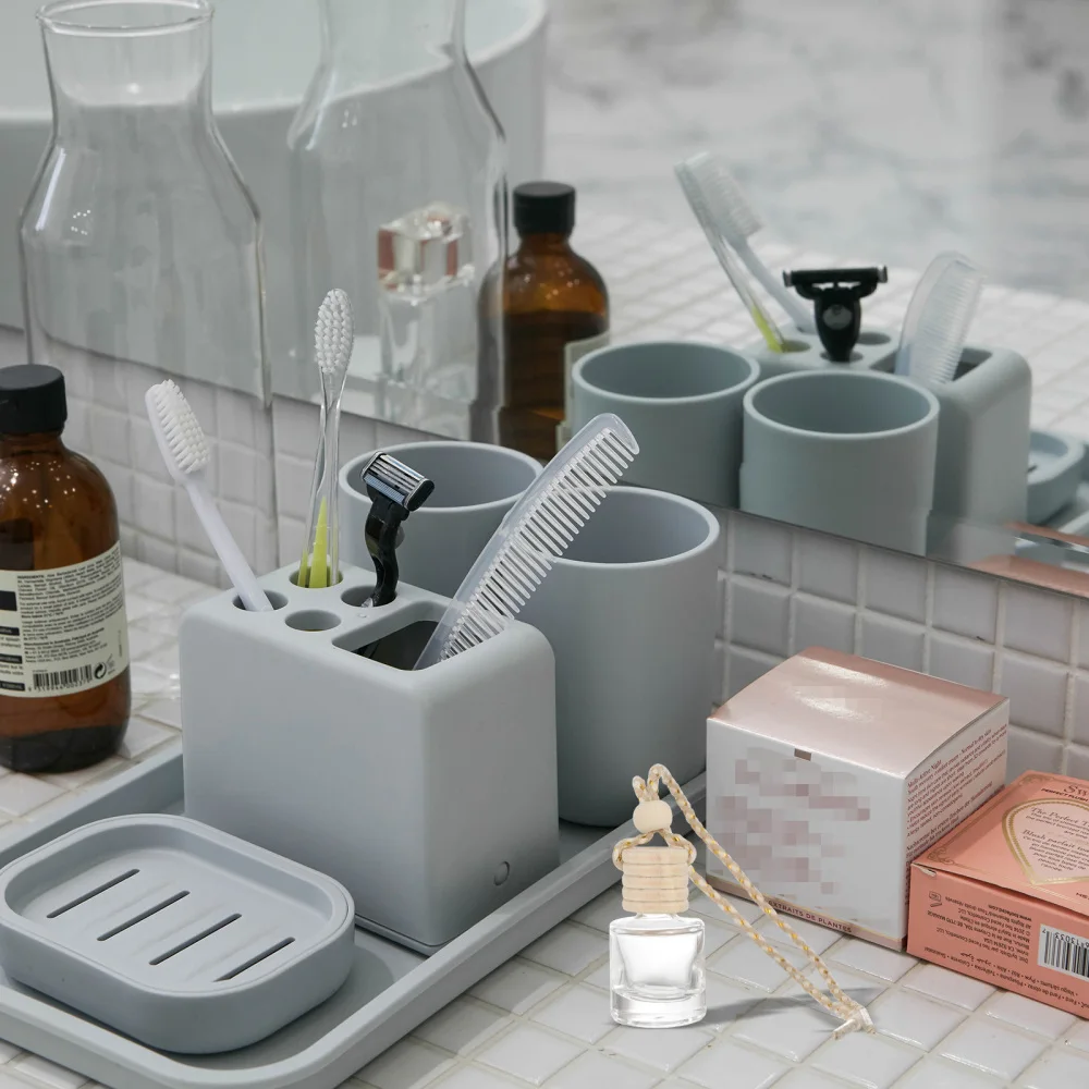 

6pcs Refillable Car Perfume Bottle Pendant Hanging Aromatherapy Diffuse Bottle