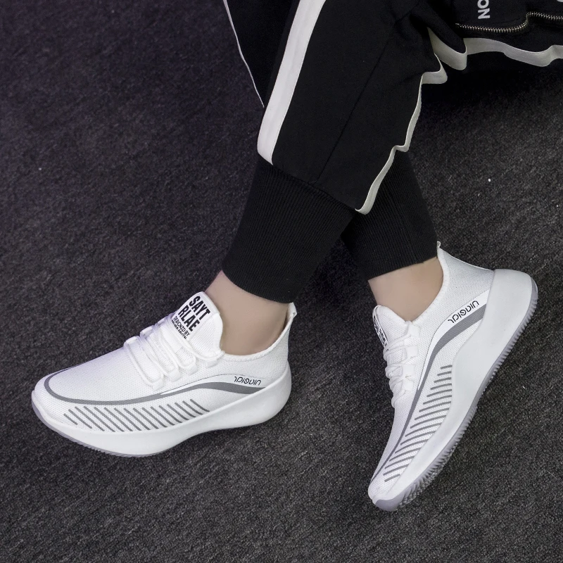 

2020 Mens Sneakers Breathable Mesh Lace-up Outdoor Sport Shoes Lightweight Non-slip Soft Walking Jogging Running Shoes Autumn