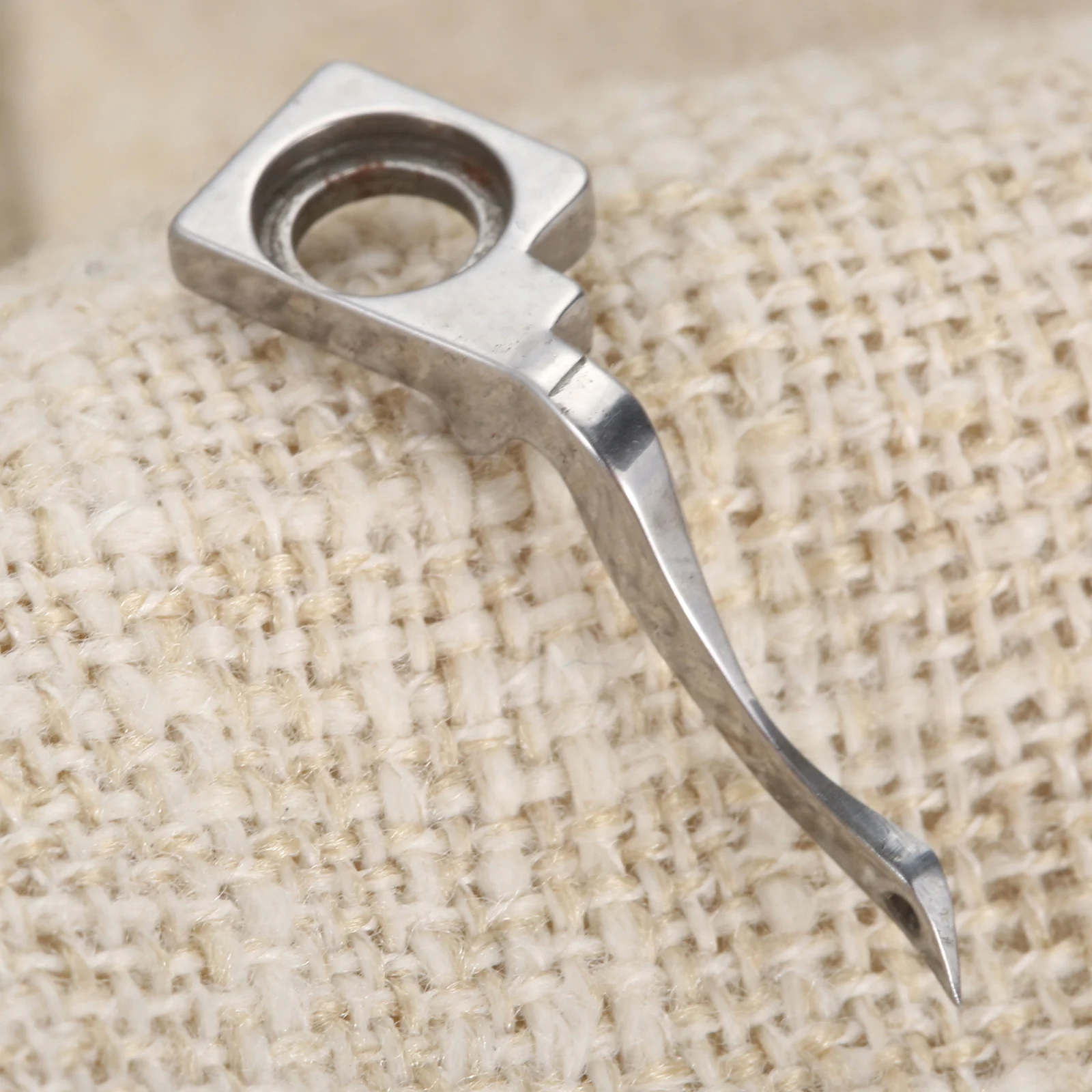 Швейная машина Looper A10431000 подходит для Bernette 134 134D 134DL Euro Pro 534DX Singer Serger 14T948DS многофункциональная Hicello