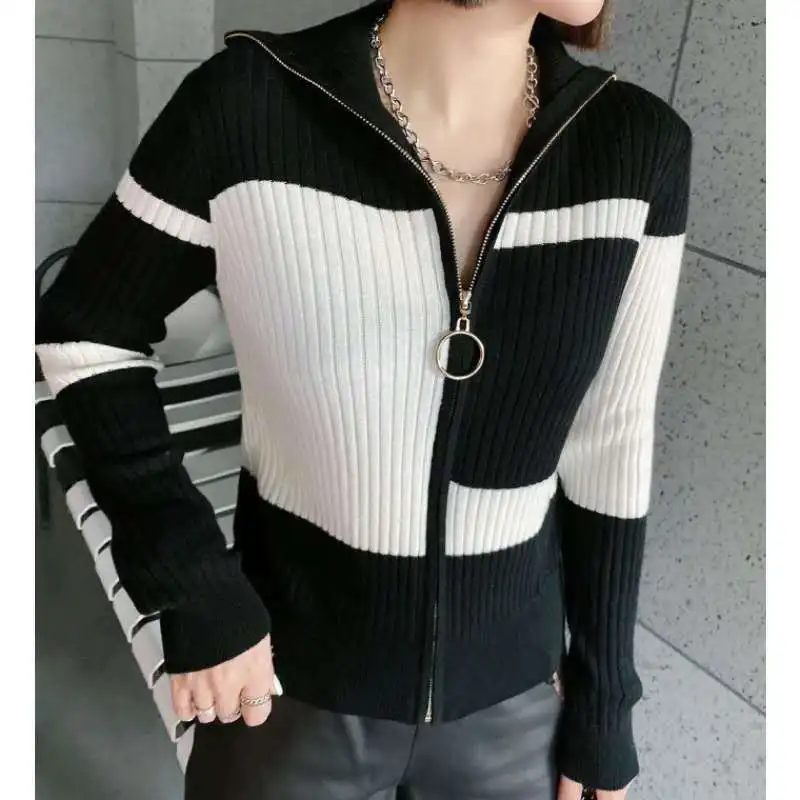 

Spring and Autumn New Korean black and white plaid sweater women's high collar coat temperament zipper cardigan
