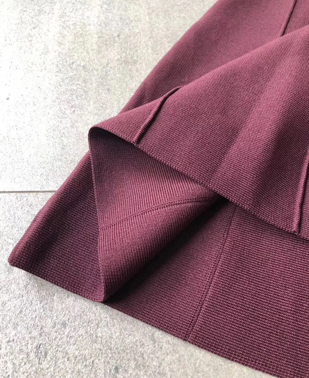 autumn and winter new V neck short-sleeved pearl buckle women Claret knitted dress