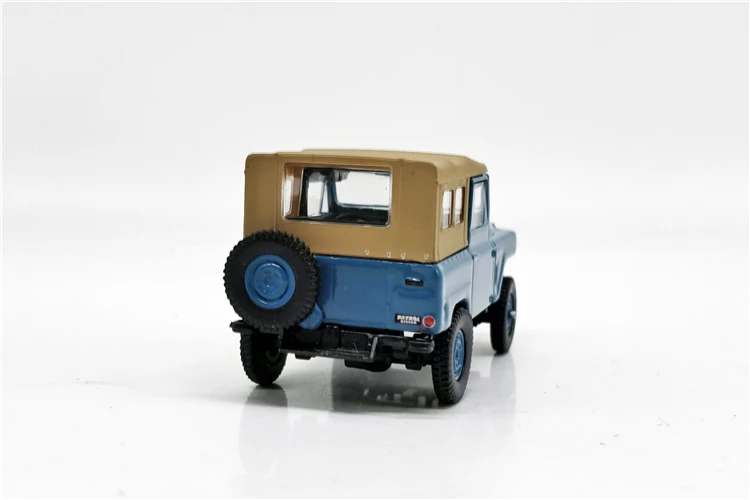 Зеленый светильник 1:64 1968 Nissan Patrol boutique игрушечные машинки из сплава для детей