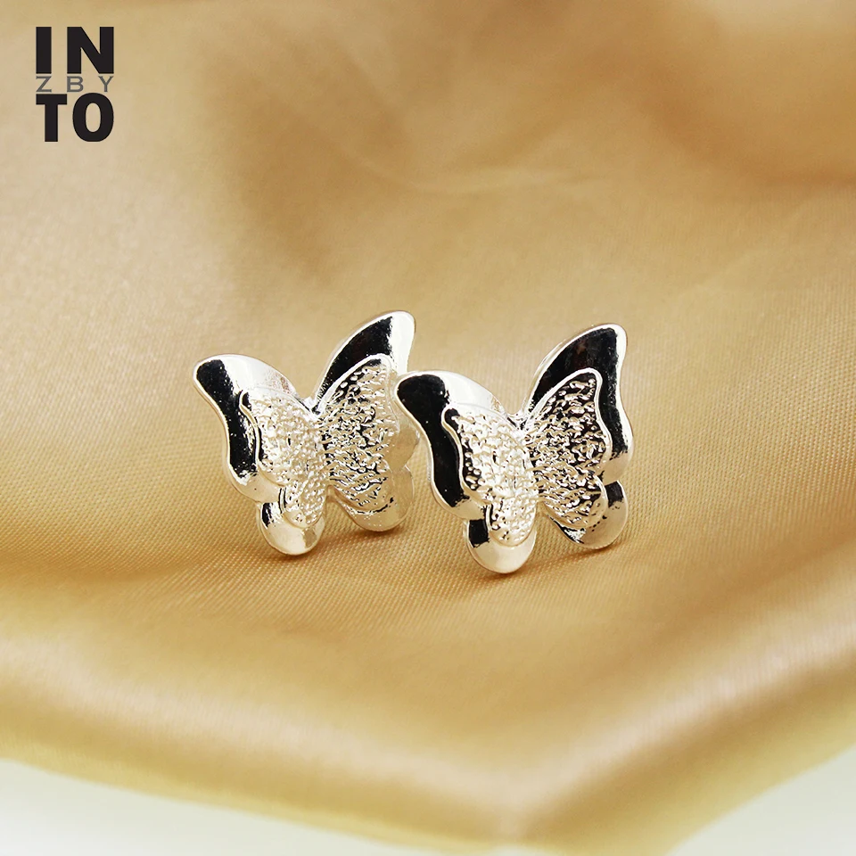 Женские серьги-гвоздики серебристого цвета с бабочкой | Украшения и аксессуары
