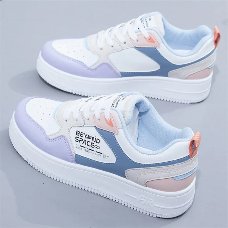 Женские кроссовки из ПУ кожи розовые на плоской вулканизированной подошве