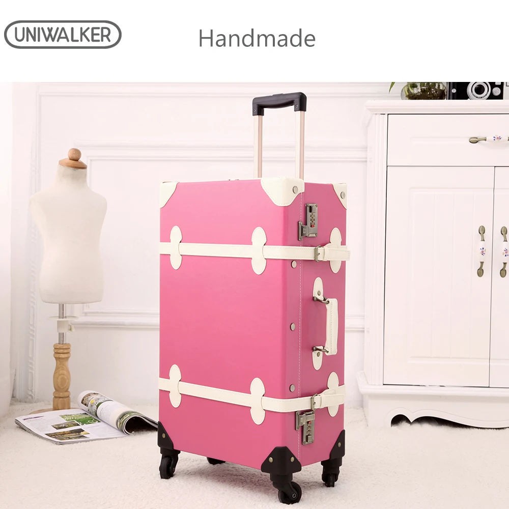 Винтажный чемодан UNIWALKER розовый Дорожный на колесах устойчивый к царапинам