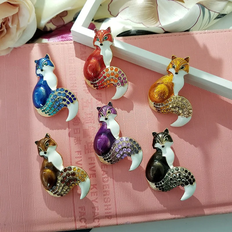 

Rhinestoned Fox Brooch Animal Corsage Lapel Pin Scarf Bag Clothes Colorful Glaze Jewelry Gift for Women Friends Children