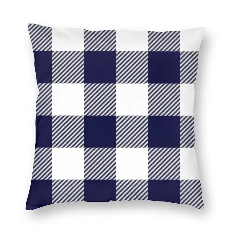 Наволочки в клетку скандинавском стиле темно-синего и белого цвета с широкими