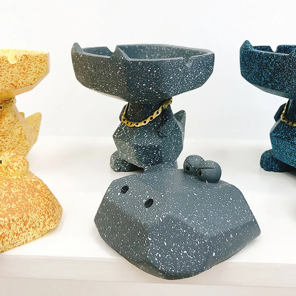 

1pc Living Room Ashtray Decoration Novel Desktop Crocodile Smoke Ash Holder