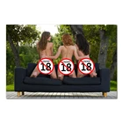 Декоративные плакаты и принты на холсте для фотосъемки с изображением девушек на диване, Настенная картина для декора гостиной