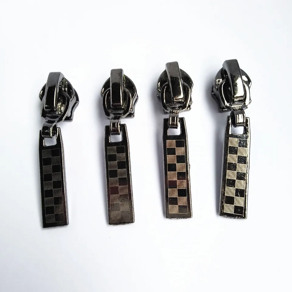 

Brand New 20Pcs Nylon 5# Gun Black Zipper Head Clothing Home Textile Metal Slider 4A