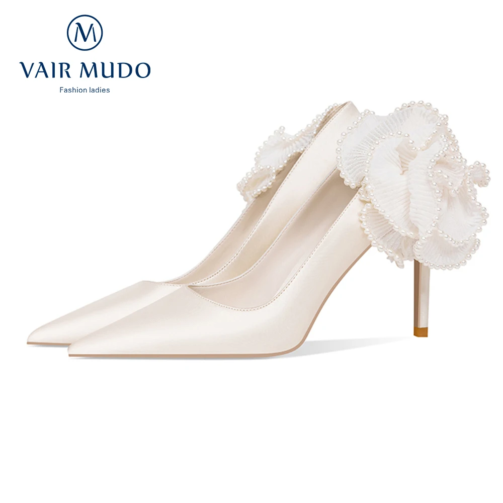 Туфли женские демисезонные на высоком каблуке шелковые с аппликацией