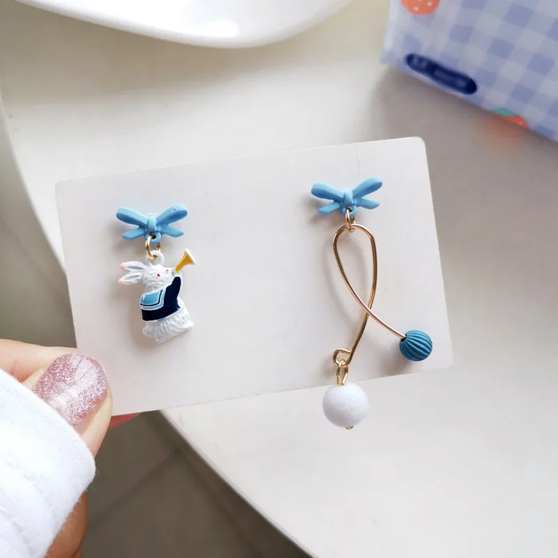 

Женские серьги с Белым Кроликом, серебро 2021 пробы