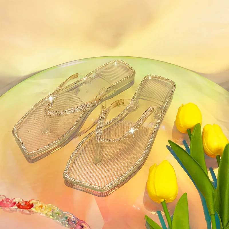 

2021 Summer Flats Flip Flops For Women Rhinestone Square Head Pvc Transparent Jelly Sandles Beach Outdoor Slides Casual Slippers