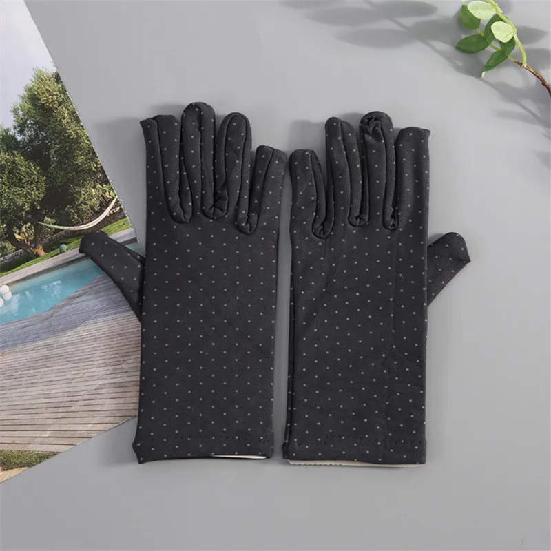 Эластичные сексуальные перчатки в горошек 22 см женские с короткими пальцами